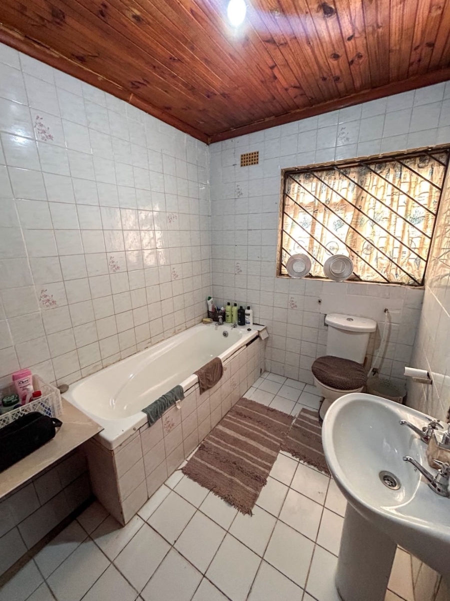 2 Bedroom Property for Sale in Lentegeur Western Cape